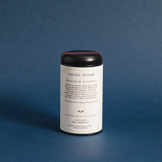 20 Pyramid style teabags sealed in matte black signature tea tin.